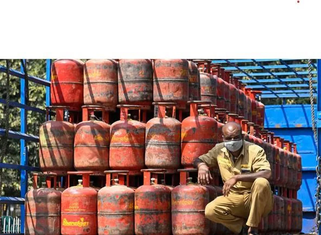 দাম কমল বাণিজ্যিক সিলিন্ডারের! কত হল কলকাতায়
