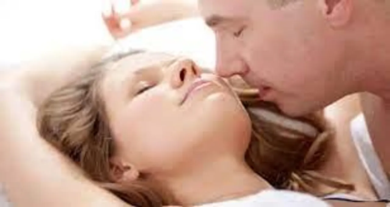 সঙ্গম থেকে হারিয়ে যাচ্ছে প্যাশন ? এগুলি ট্রাই করুন