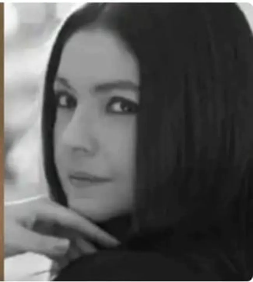 মায়ের জন্মদিনে এক পুরানো ছবি শেয়ার করলেন পূজা ভাট