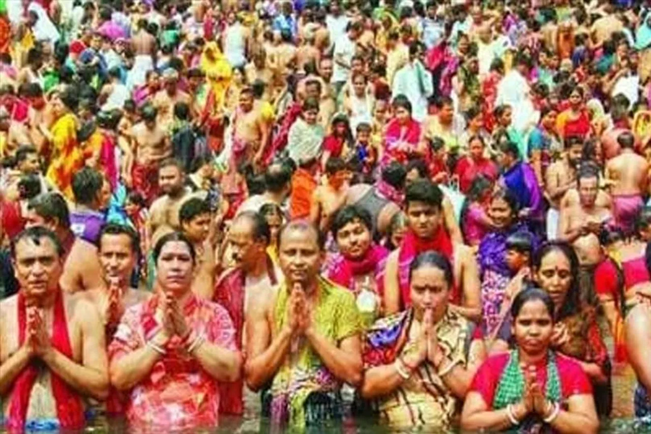 বাসন্তী পুজো উপলক্ষে সেজে উঠল বাংলাদেশের একাধিক ঘাট