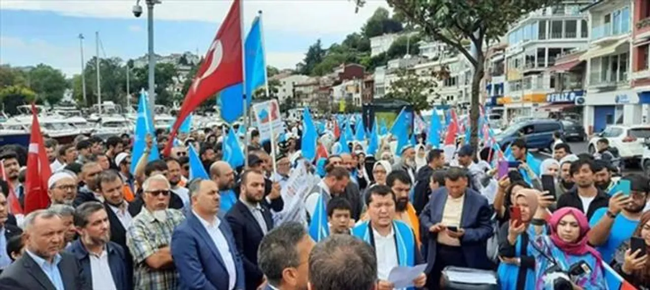 ইস্তাম্বুলে উইঘুর, তুর্কিরা চীনে 'ক্ষুধা গণহত্যার' বিরুদ্ধে বিক্ষোভ করছে