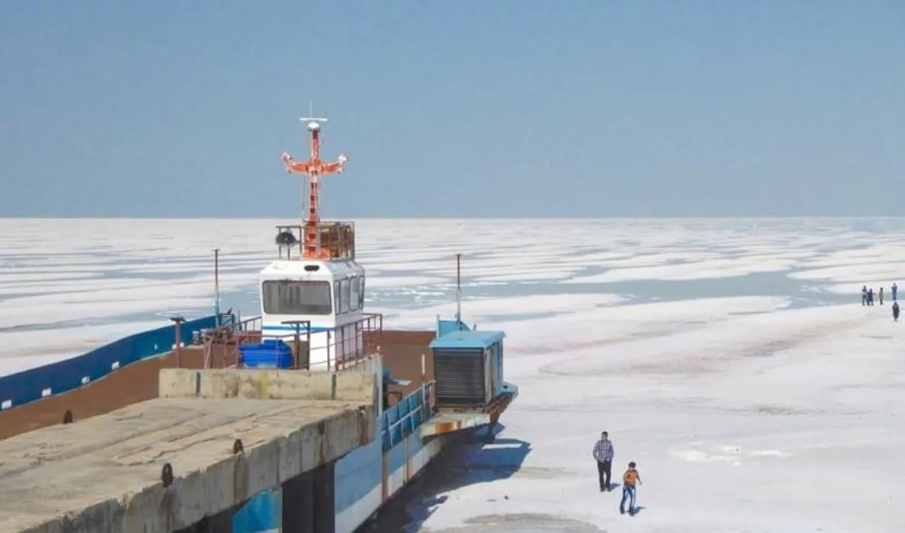 মৃতপ্রায় লেক বাঁচাতে ইরানে বিক্ষোভ, গ্রেফতার