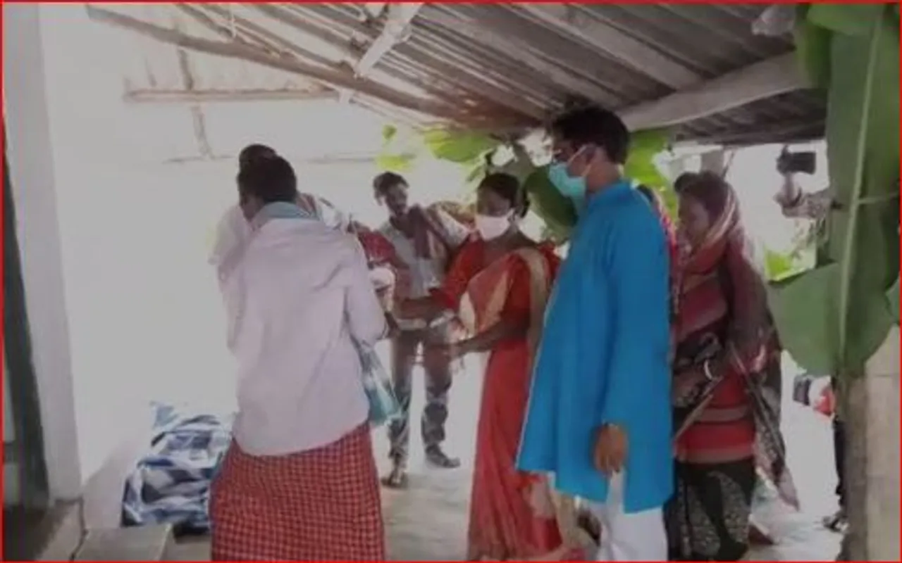 পূজো দিলেন বিধায়ক পরেশ মুর্ম্মু