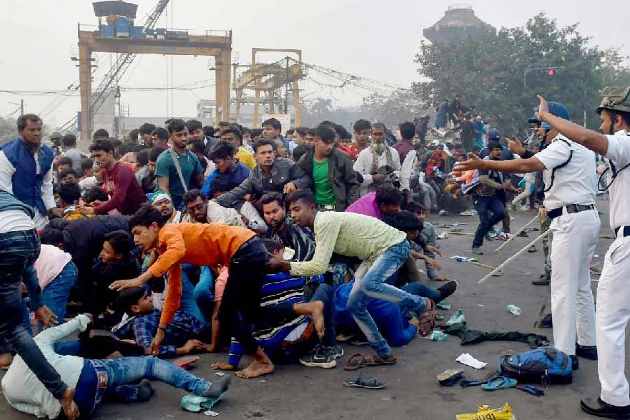 ধর্মতলায় আইএসএফের বিক্ষোভে সেনা জওয়ানকে গ্রেফতার