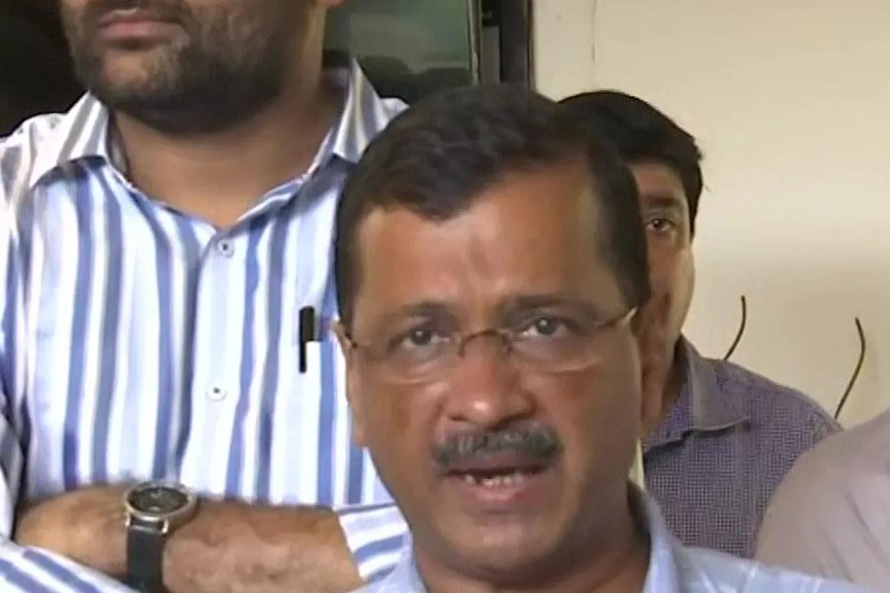 বিনামূল্যে শিক্ষার প্রতিশ্রুতি দিলেন কেজরিওয়াল