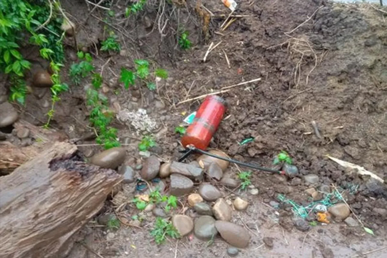 রহস্যজনক সিলিন্ডারকে ঘিরে আতঙ্ক কাশ্মীরে