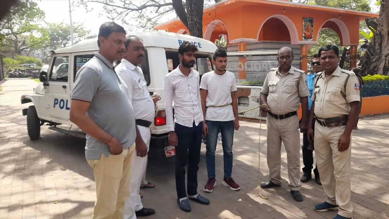 গাঁজা উদ্ধার করলো নিয়ামতপুর ফাঁড়ি পুলিশ, গ্রেপ্তার ২জন