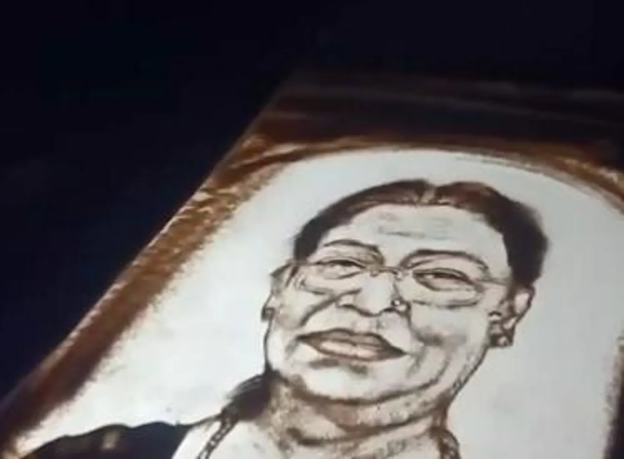 দ্রৌপদী মুর্মুর বালির অ্যানিমেশন করলেন শিল্পী