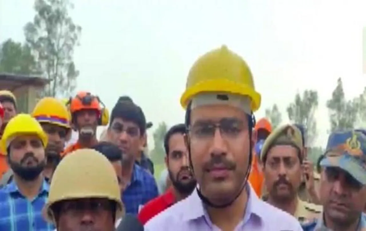 সম্ভল কোল্ড স্টোরেজের গুদাম ধসে মৃতের সংখ্যা বেড়ে ১৪