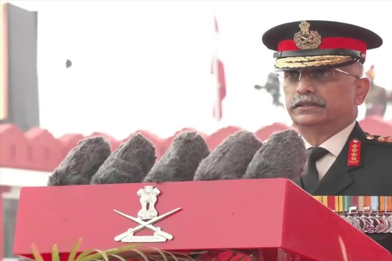 প্রায় ৩০০-৪০০ সন্ত্রাসবাদী ভারতে অনুপ্রবেশের অপেক্ষায় রয়েছে!