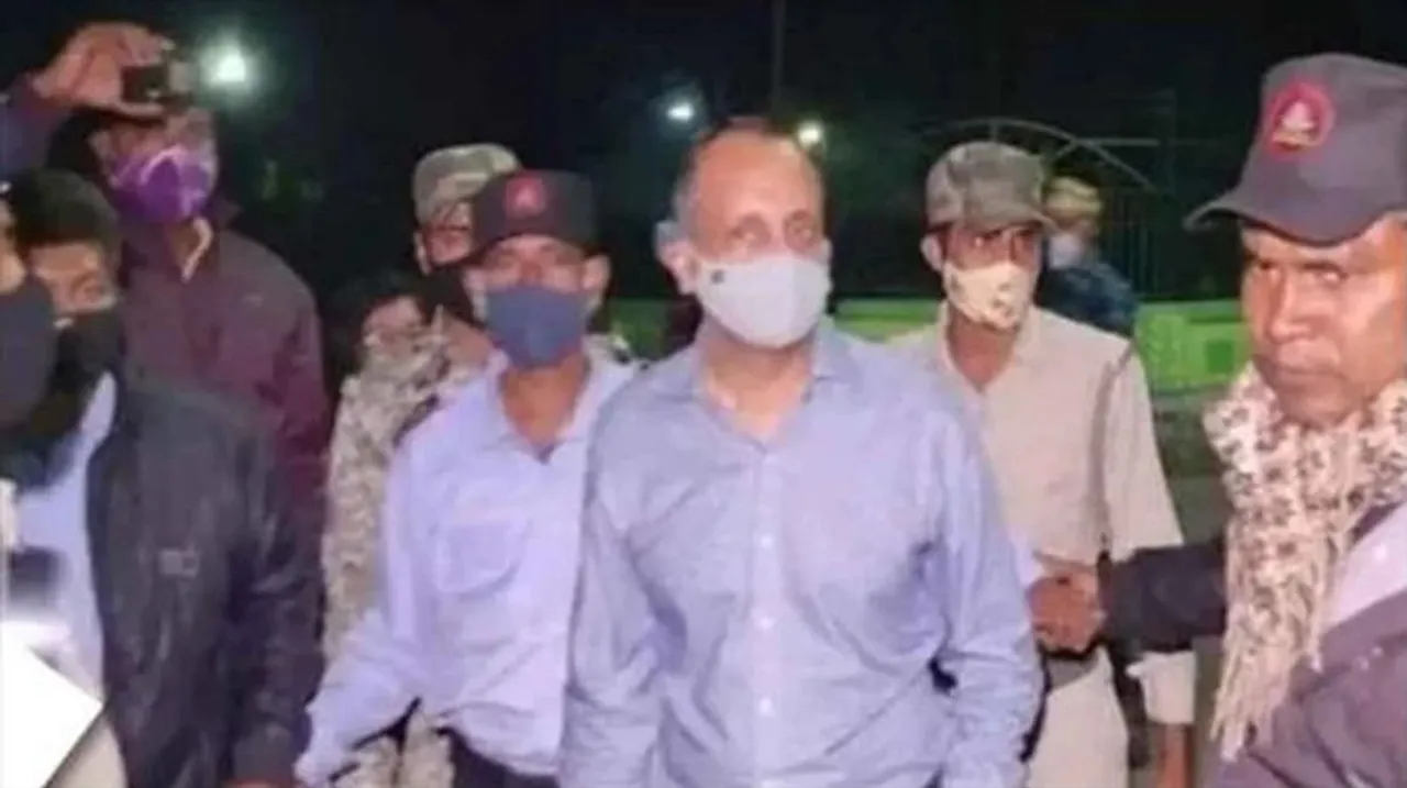 অবশেষে ৮৪ ঘণ্টা পর মুক্তি পেলেন বিশ্বভারতীর রেজিস্ট্রার