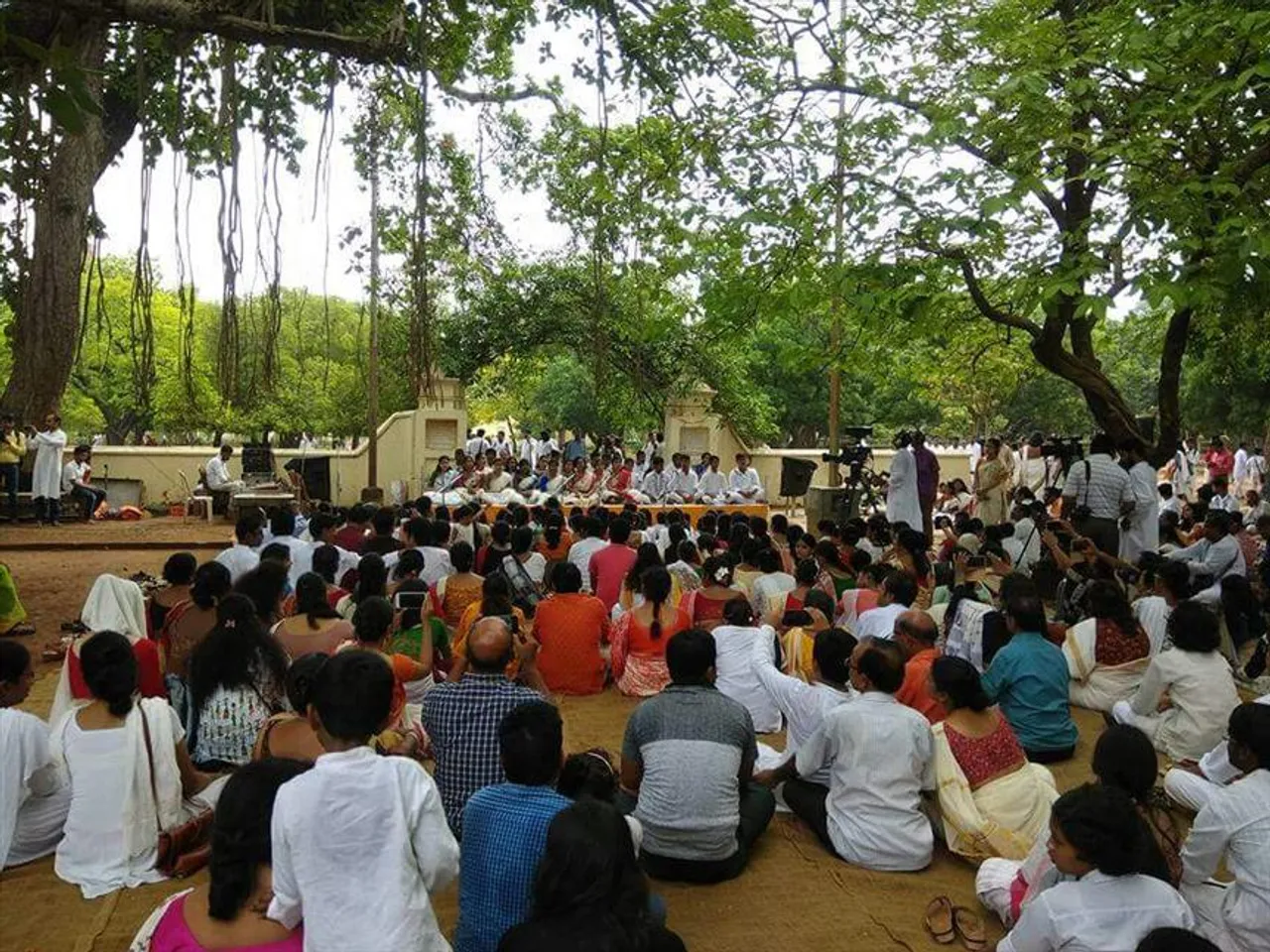 শান্তিনিকেতনে কবিগুরুর জন্মদিন পালন