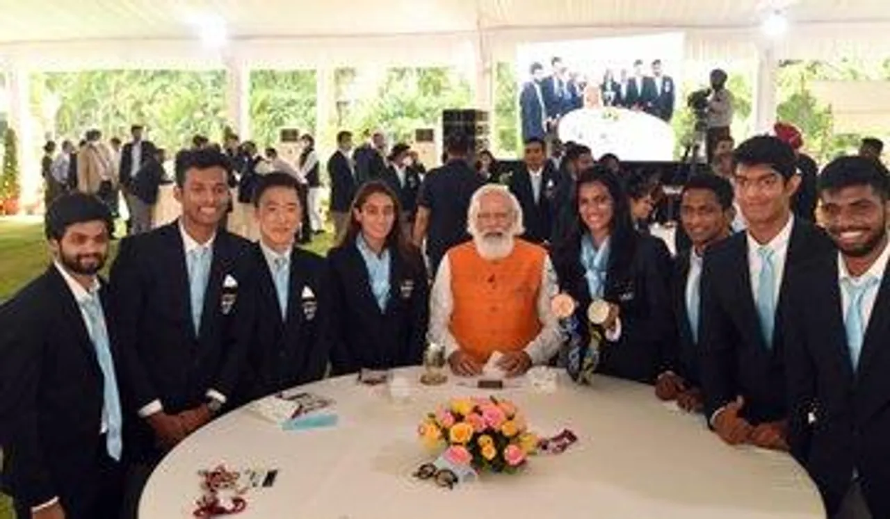 দেশে স্পোর্টসের পরিকাঠামোর উন্নতির জন্য অলিম্পিয়ানদের সাহায্য চাইলেন প্রধানমন্ত্রী