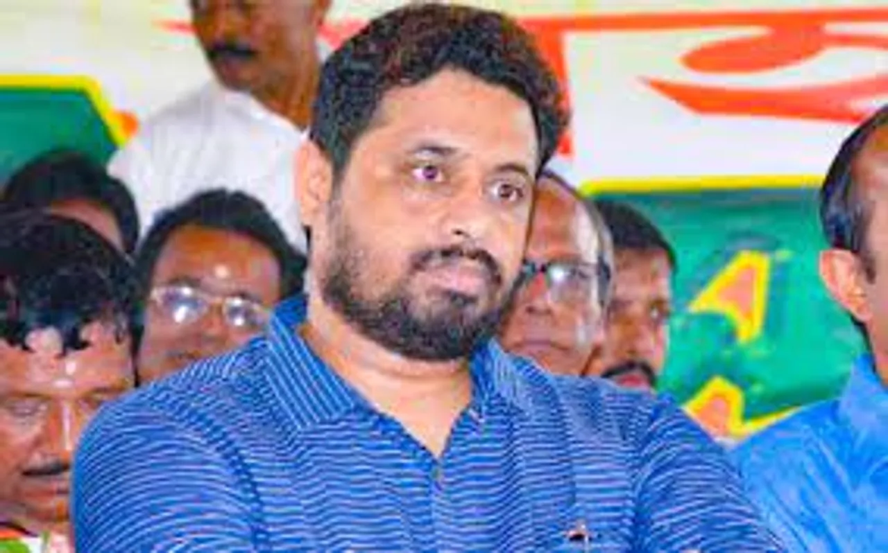 পৃথক রাজ্যের দাবি তোলায় সৌমিত্র ও বার্লার বিরুদ্ধে অভিযোগ দায়ের