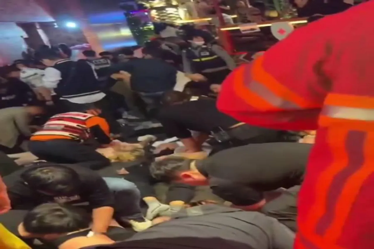 ইটাউন হ্যালোইন: প্রিয়জনকে প্রাণে বাঁচানোর আপ্রাণ চেষ্টা, দেখুন ভিডিও