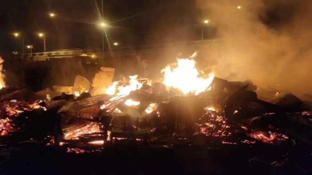 ভাঙড়ে কাঠের মিলে আগুন