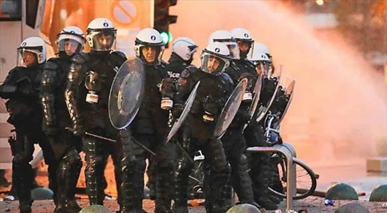 ভ্যাকসিন-বিরোধী বিক্ষোভে উত্তপ্ত ব্রাসেলসে