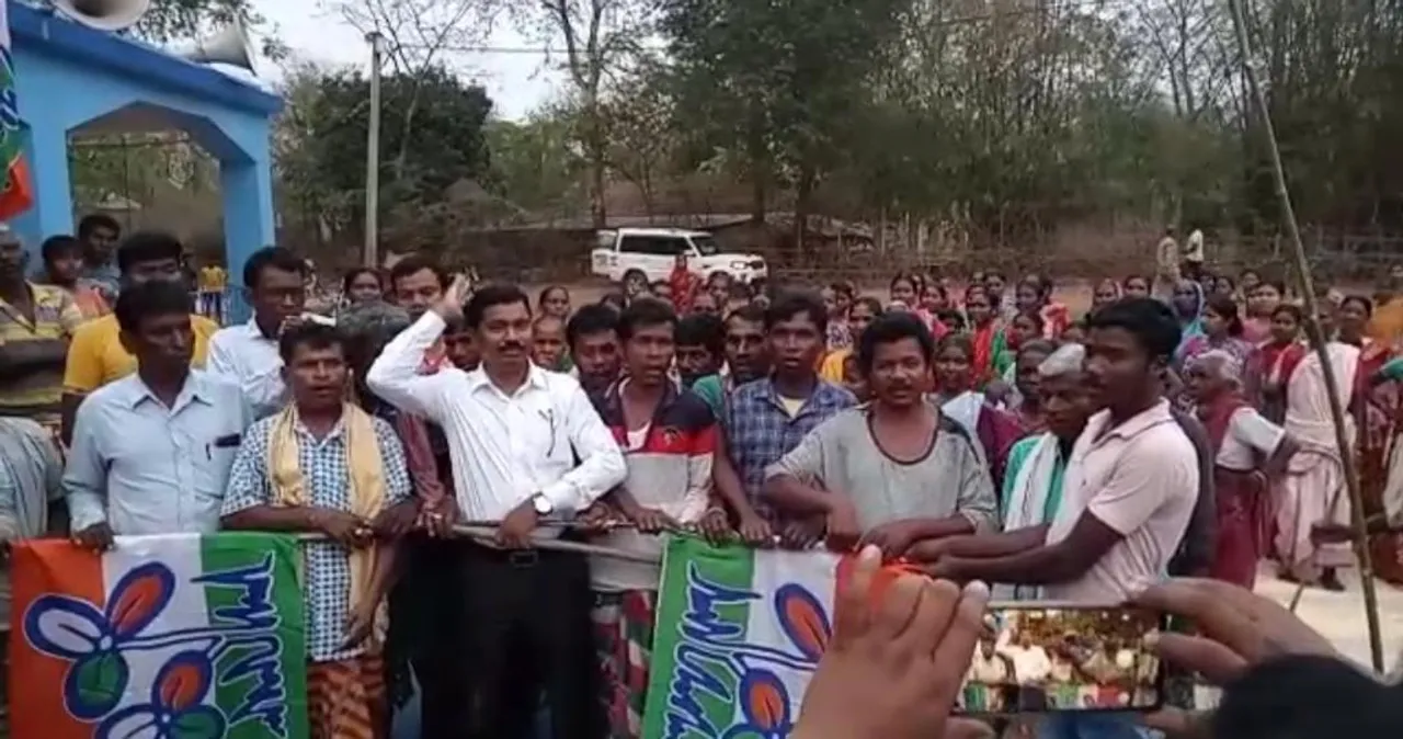 বিজেপি দল ছেড়ে শতাধিক কর্মীর যোগদান, তৃণমূল কংগ্রেসে