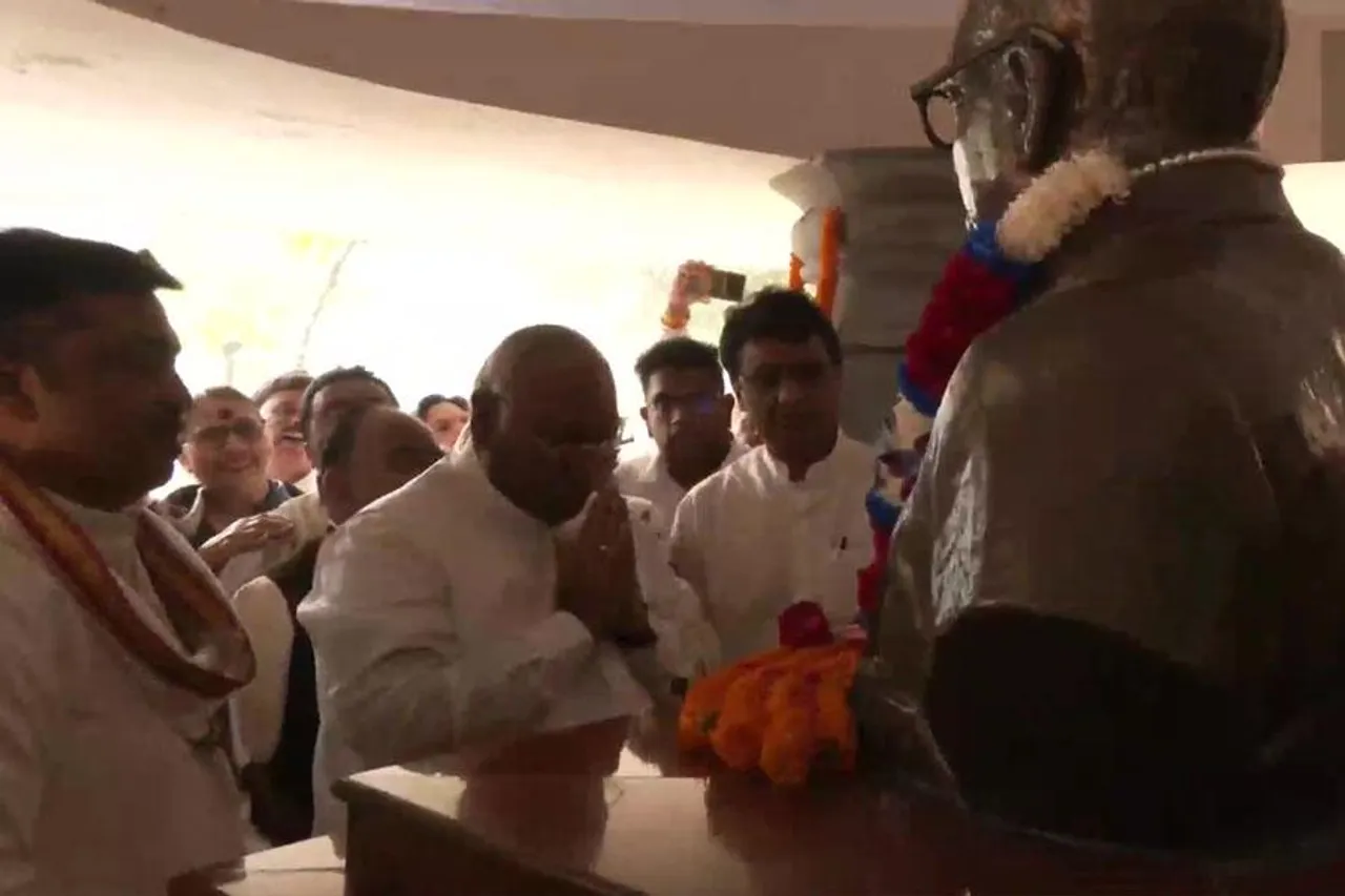 আম্বেদকরকে শ্রদ্ধা জানালেন নতুন কংগ্রেস সভাপতি