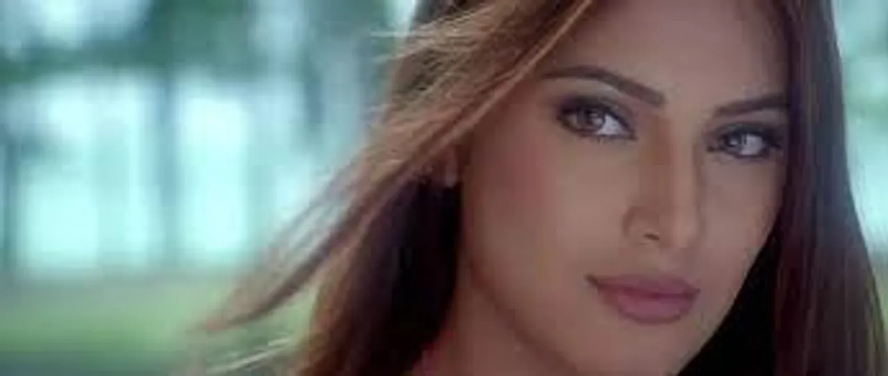 বলিউডে ২০ বছর পুর্ণ করলেন বিপাশা