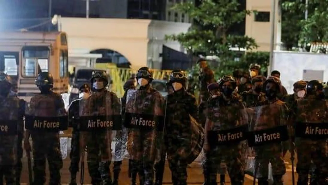 শ্রীলঙ্কায় সহিংসতার ঘটনায় ৪ সাংসদকে জিজ্ঞাসাবাদ সিআইডি-র