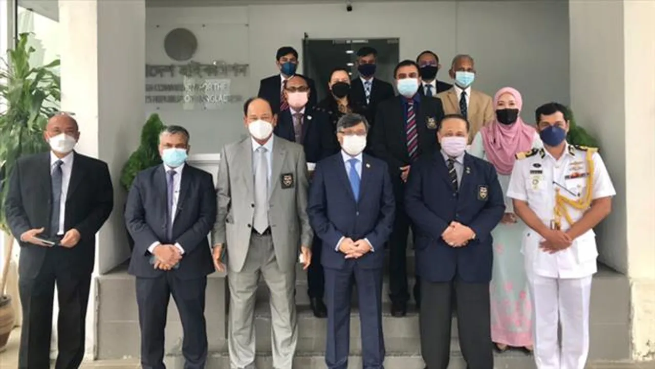 বাংলাদেশ থেকে সিকিউরিটি গার্ড ‘নেবে’ মালয়েশিয়া