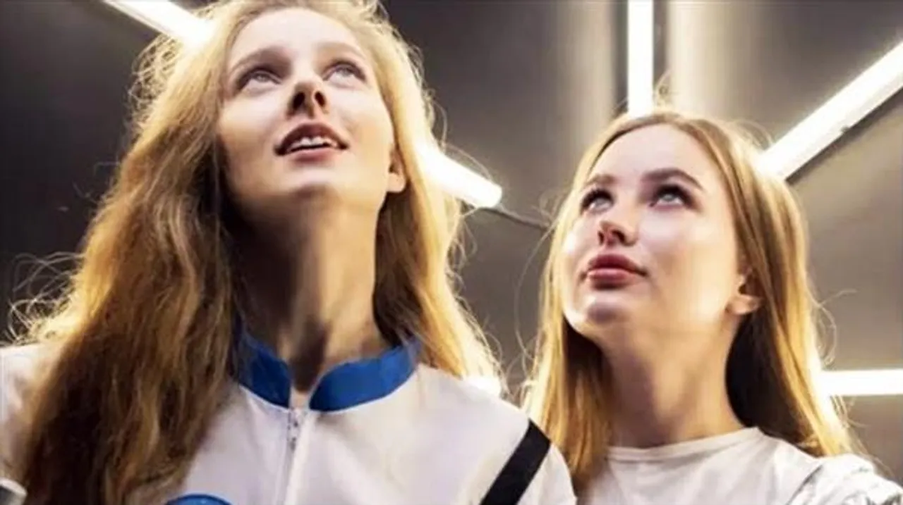 স্বপ্ন মহাকাশে যৌনতার!