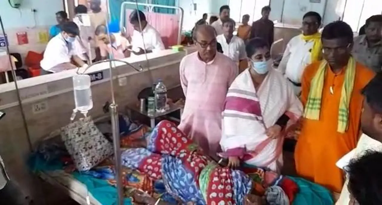 কেশিয়াড়িতে পুলিশের লাঠিচার্জে আহত মহিলাকে দেখতে এলেন বিজেপি নেত্রী ভারতী ঘোষ