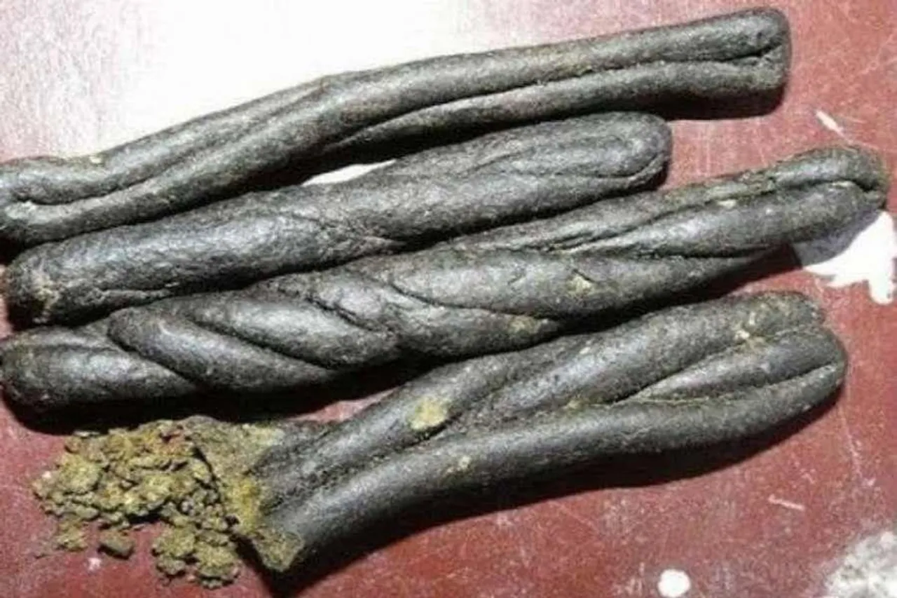 ৩০ লক্ষ টাকার চরস উদ্ধার