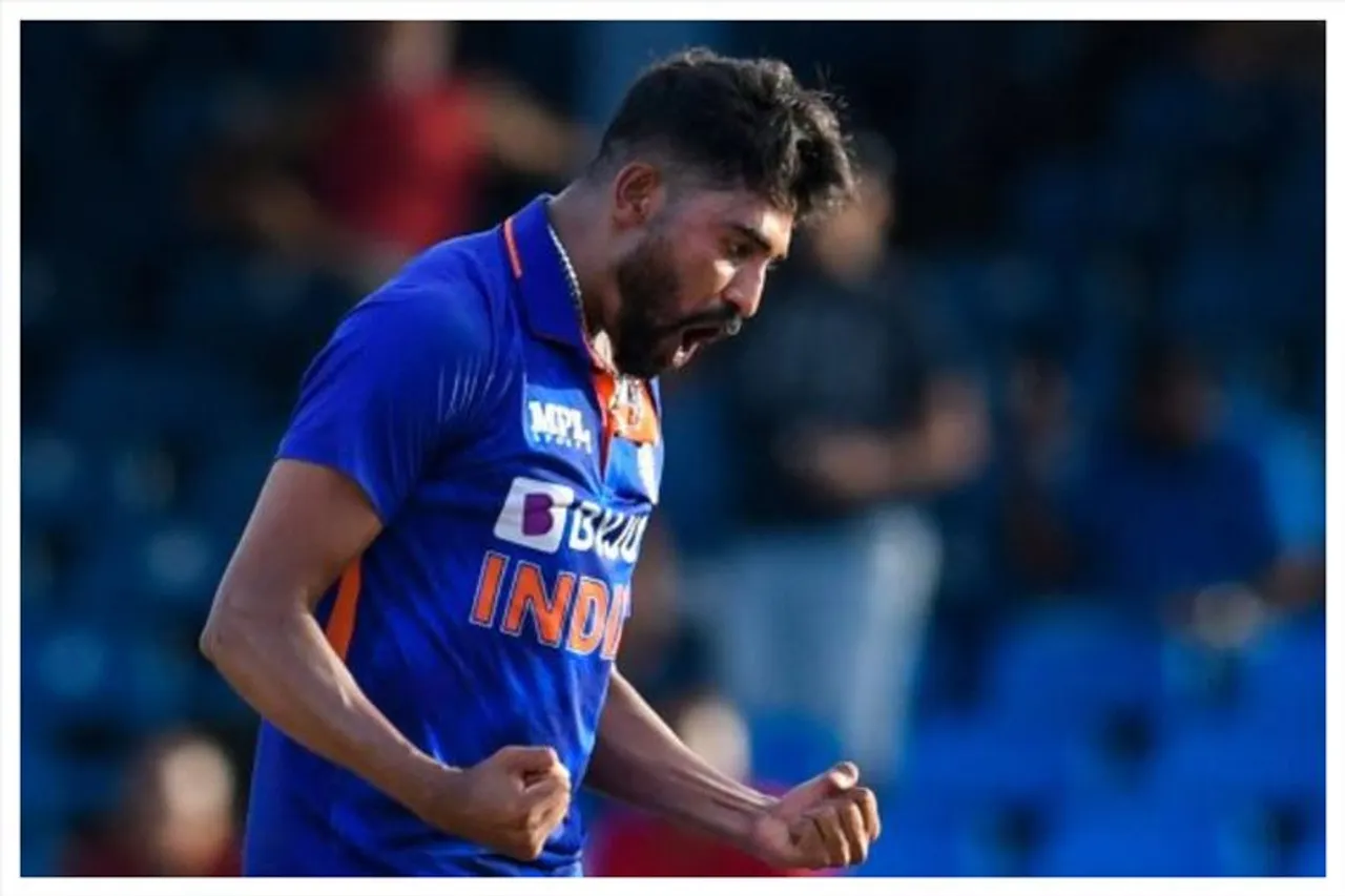 ব্রিসবেনে পৌঁছলেন মহম্মদ সিরাজ