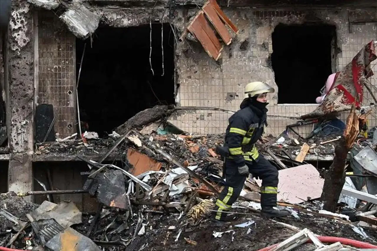 ধ্বংসস্তুপ ইউক্রেনের এলাকা, দেখুন ভিডিও