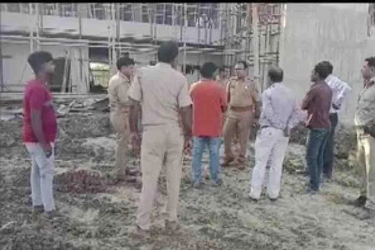 নির্মাণাধীন গবেষণা কেন্দ্রের শাটার ভেঙে বিপর্যয়, হাসপাতালে একাধিক