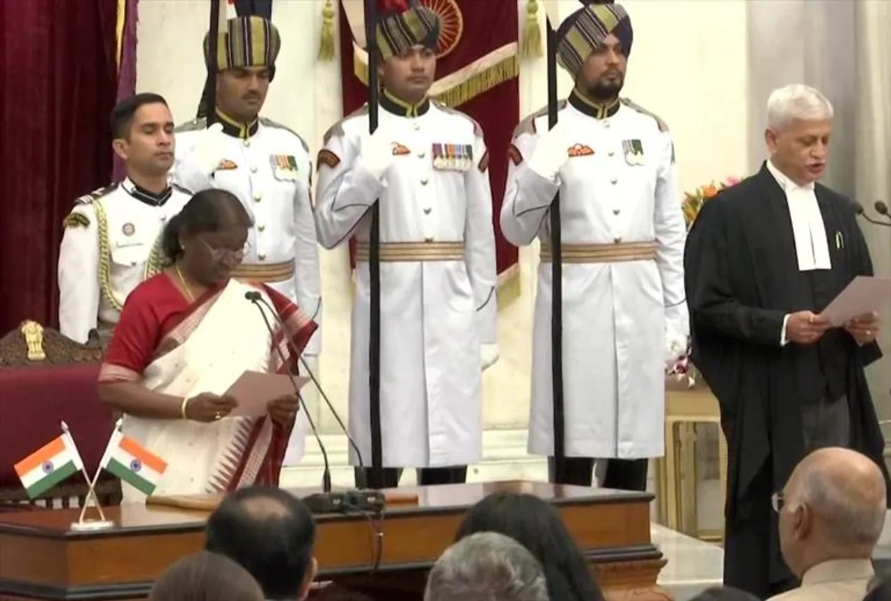 ভারতের ৪৯ তম প্রধান বিচারপতি হিসেবে শপথ নিলেন বিচারপতি উদয় উমেশ ললিত