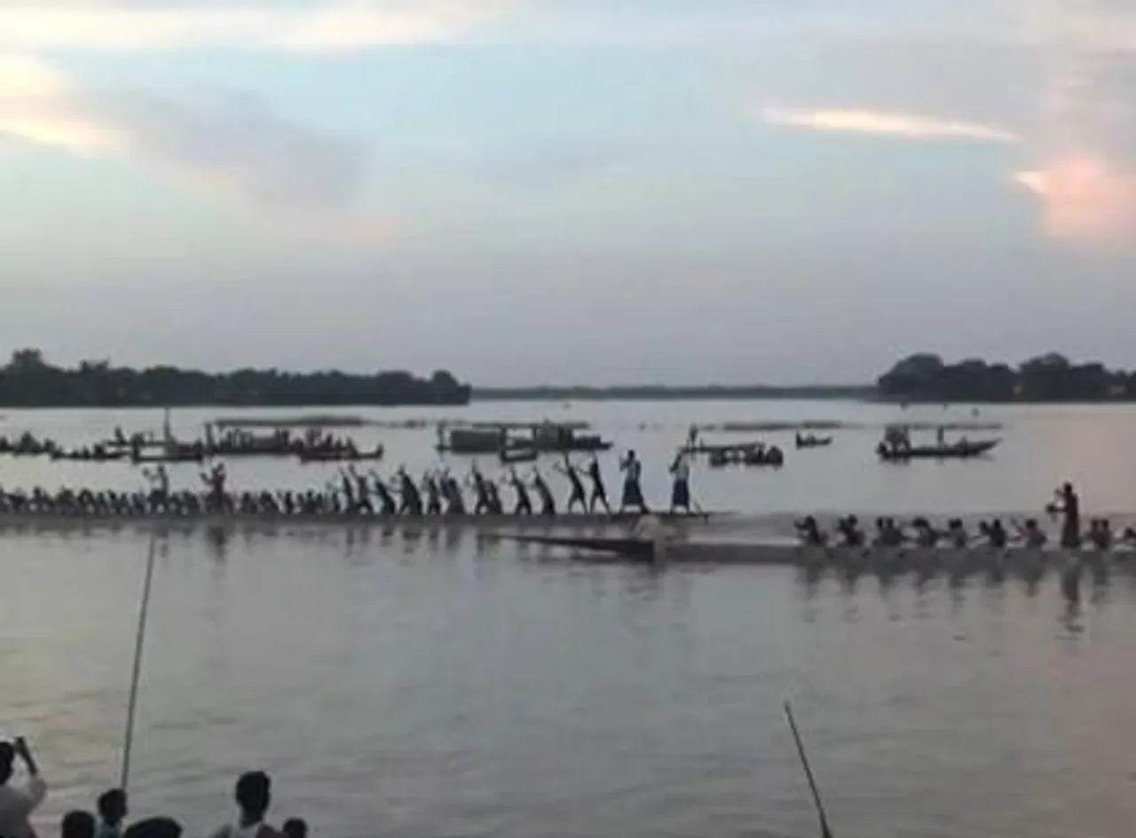 অসমের কামরুপের নদীতে নৌকা দৌড়ের ভিডিও ভাইরাল