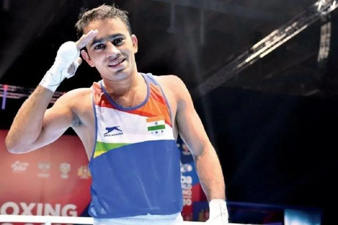 কমনওয়েলথে বক্সিংয়ের ৫১ কেজি বিভাগে সেমি ফিনালেতে অমিত পাঙ্ঘাল