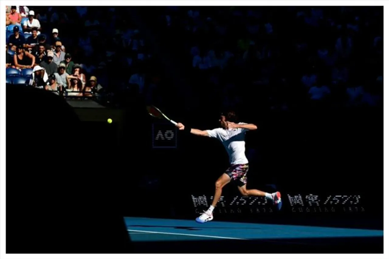 মাঠে নামার আগে পিছিয়ে সিৎসিপাস