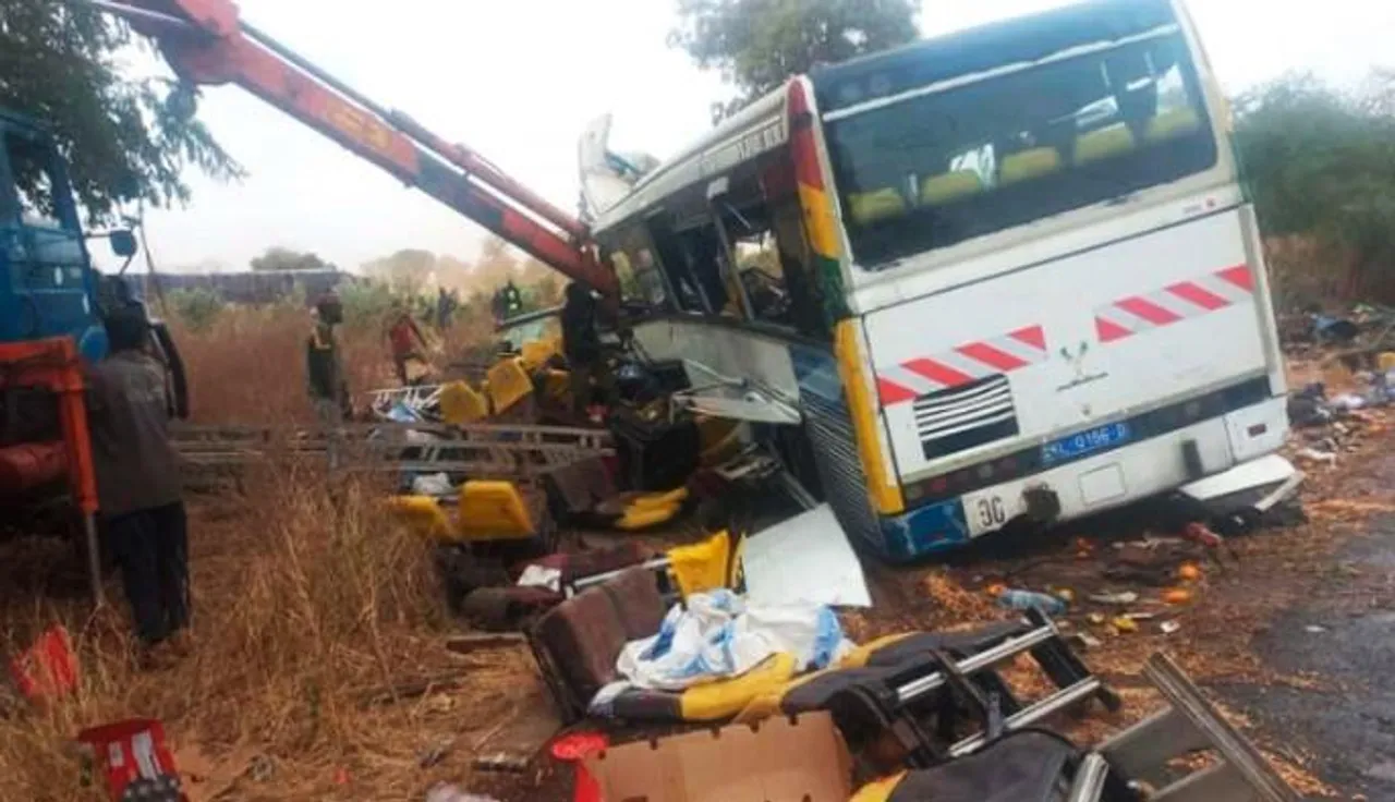 সেনেগালে দুই বাসের মুখোমুখি সংঘর্ষে নিহতের সংখ্যা বেড়ে ৪০
