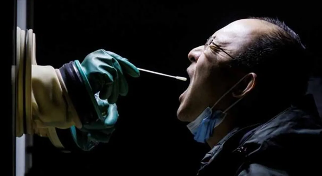 ওমিক্রন ধরা পড়তেই ১৩ হাজার বাসিন্দা নজরবন্দি!