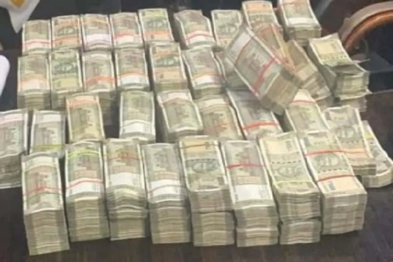 টাকার উৎস নিয়ে এখনও মুখ খোলেননি ৩ কংগ্রেস বিধায়ক