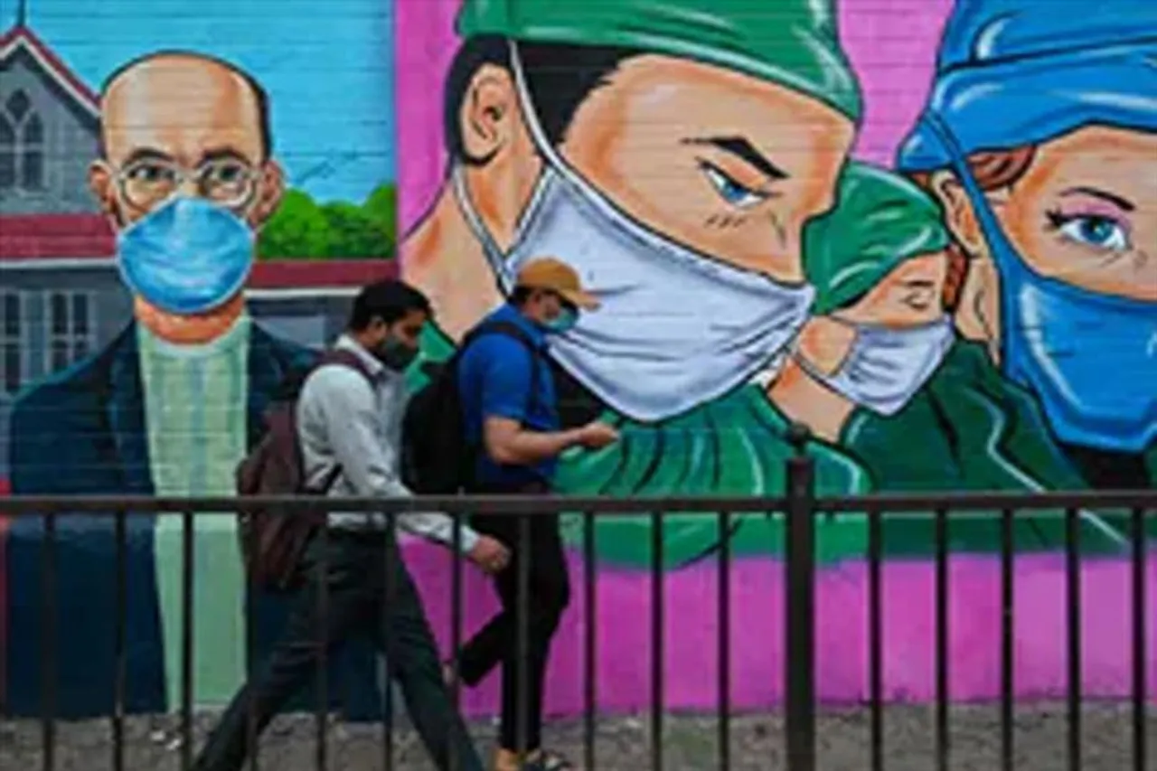 দেশে ফের লাগামছাড়া দৈনিক কোভিডের সংক্রমণ