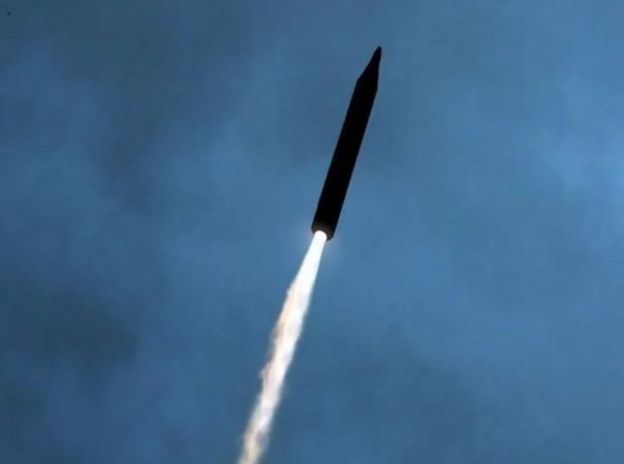 ব্যালিস্টিক ক্ষেপণাস্ত্র নিক্ষেপ উত্তর কোরিয়ারঃ জাপানের প্রধানমন্ত্রী