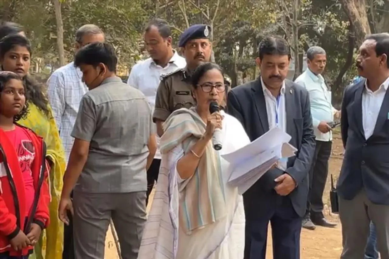 অমর্ত্য সেনের পরিবার যেন কোনোভাবে বিব্রত না হন : মুখ্যমন্ত্রী