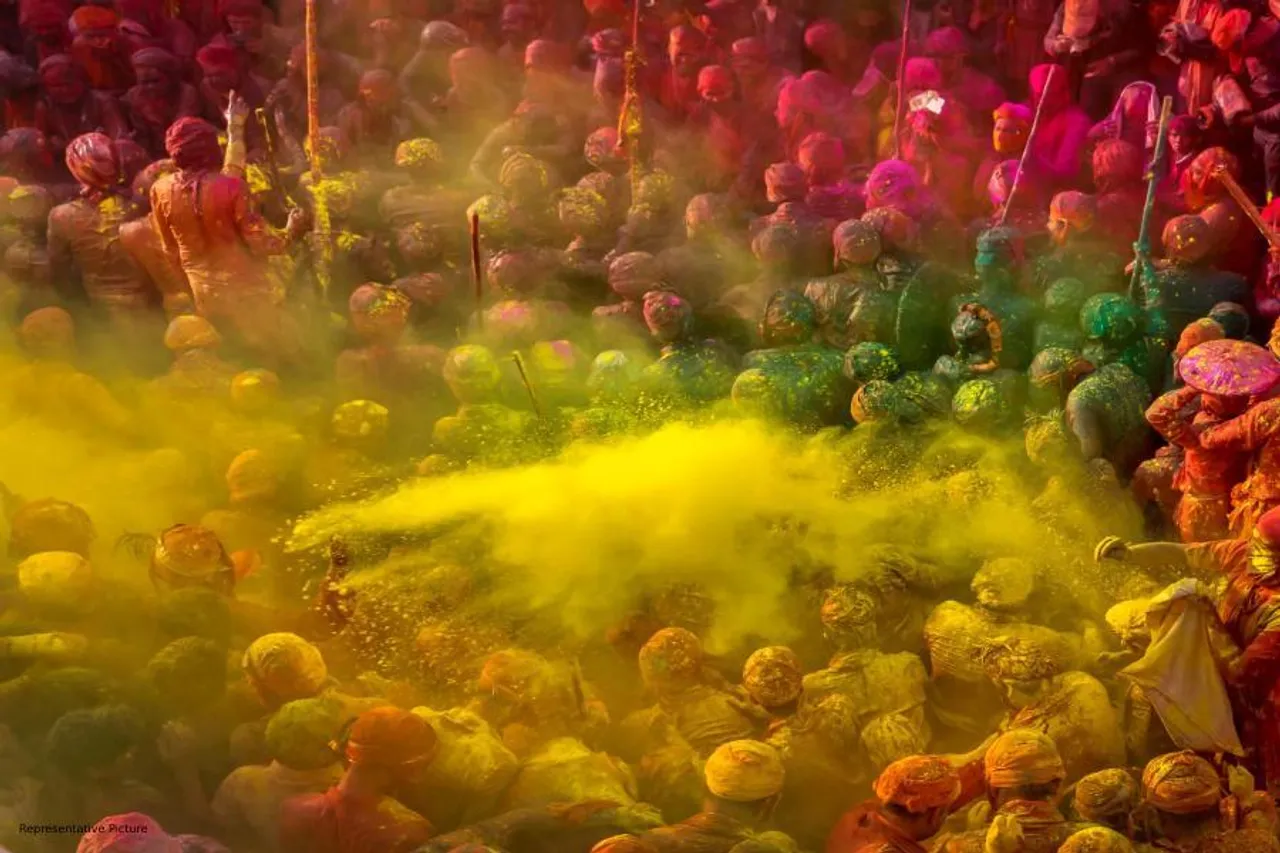 রঙের উৎসবে অংশ নেওয়ায় পাকিস্তানে হিন্দু ছাত্রের ওপর কট্টরপন্থী হামলা