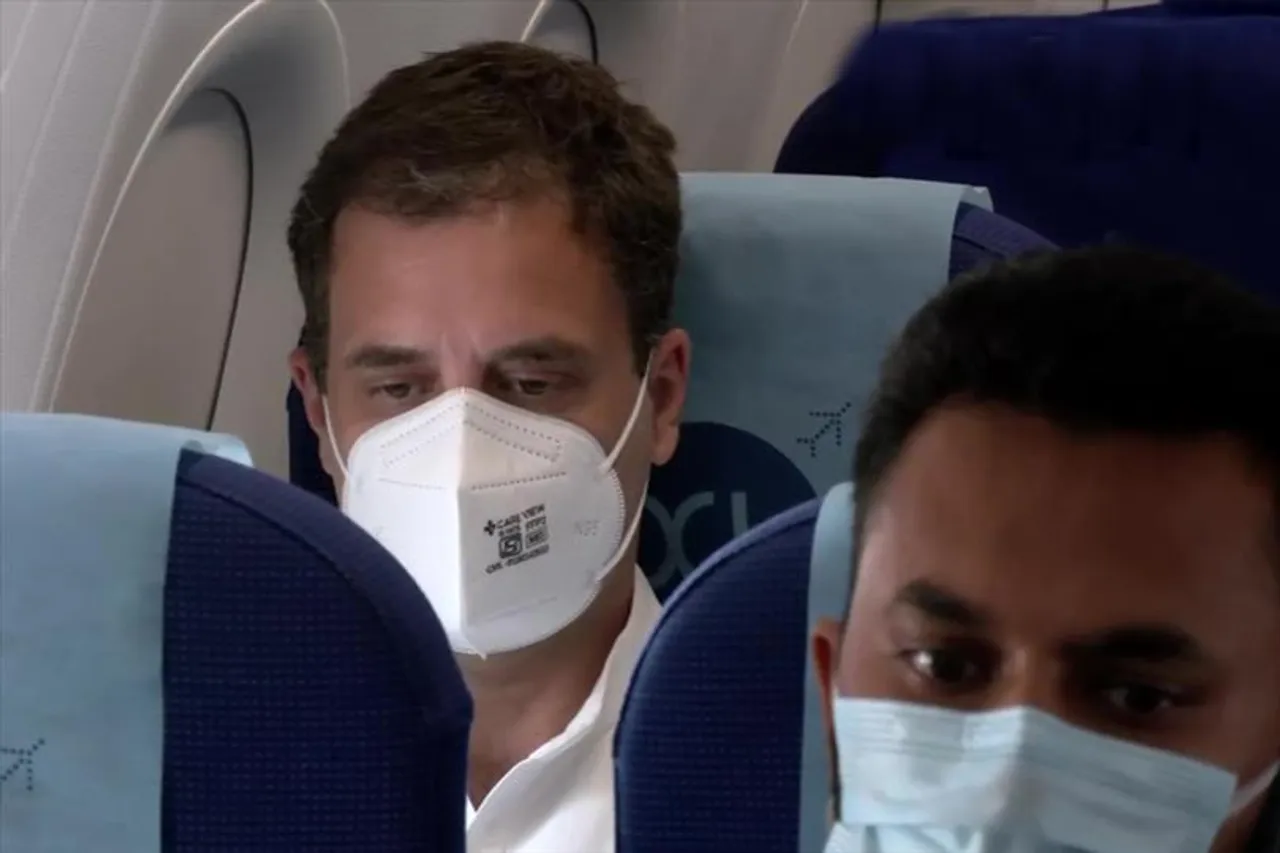 লখিমপুরের উদ্দেশে উড়ে গেলেন রাহুল গান্ধী