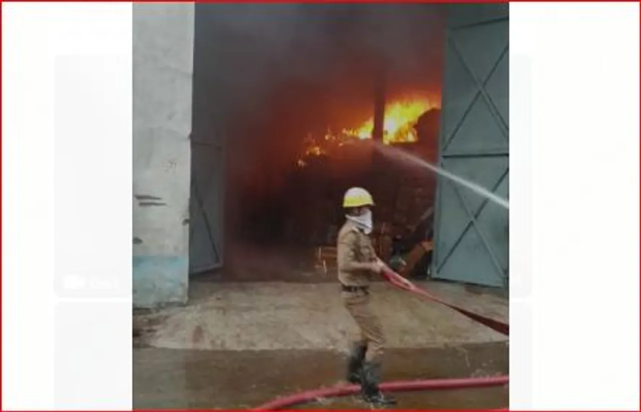 সাতসকালে ভয়াবহ আগুন লাগল হাওড়ায়