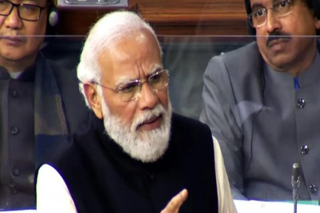 পরিবারতান্ত্রিক দল গণতন্ত্রের শত্রু, মোদীর নিশানায় কংগ্রেস