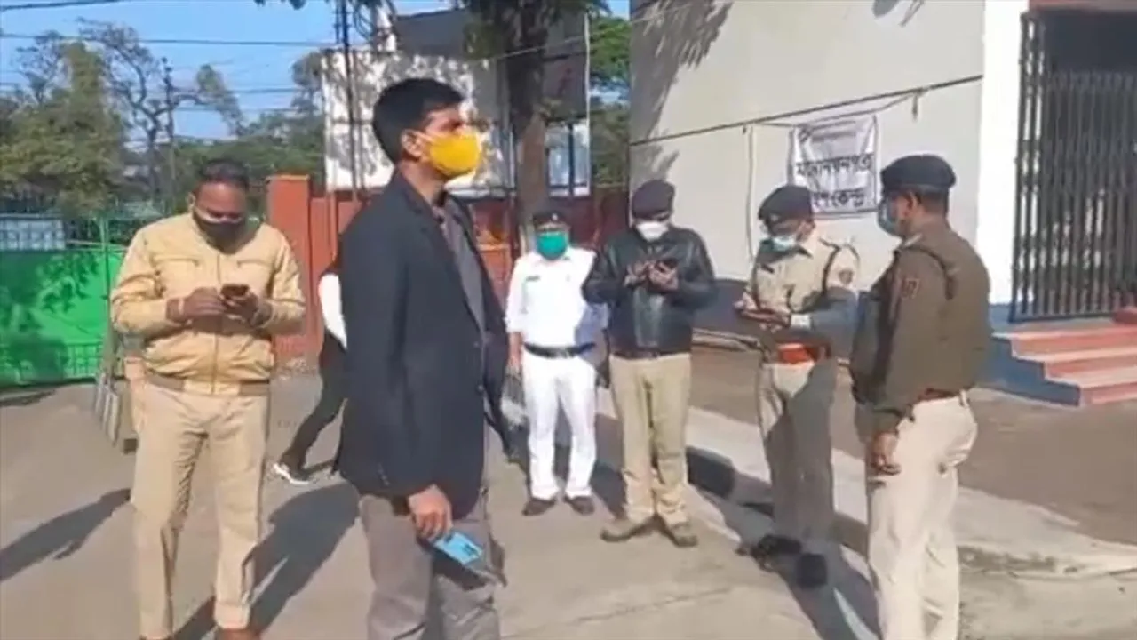 মনোনয়নপত্র গ্রহণ কেন্দ্র পরিদর্শনে সিপি