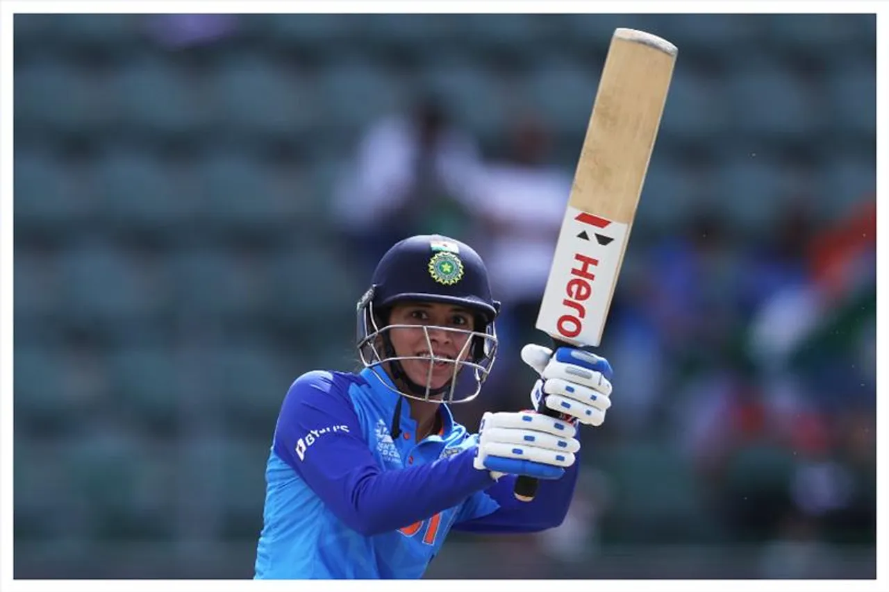 মরণ-বাঁচন ম্যাচে কেরিয়ারের সেরা ইনিংস খেললেন স্মৃতি