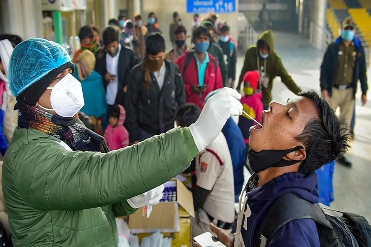 করোনা পরিস্থিতি: আগামীকাল জরুরি বৈঠকের ডাক মুখ্যমন্ত্রীর