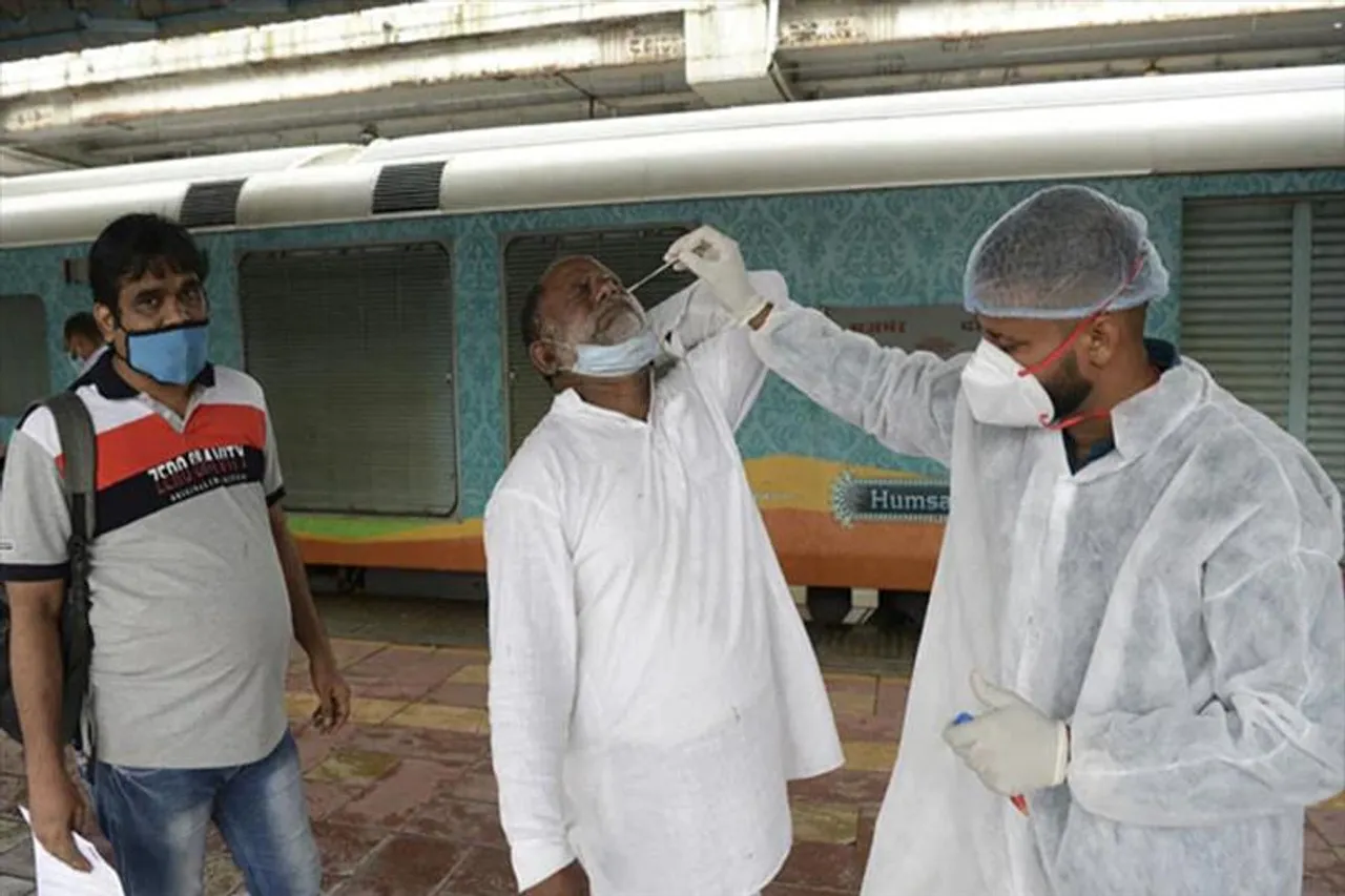 ৫ হাজারে নামল দৈনিক সংক্রমণ